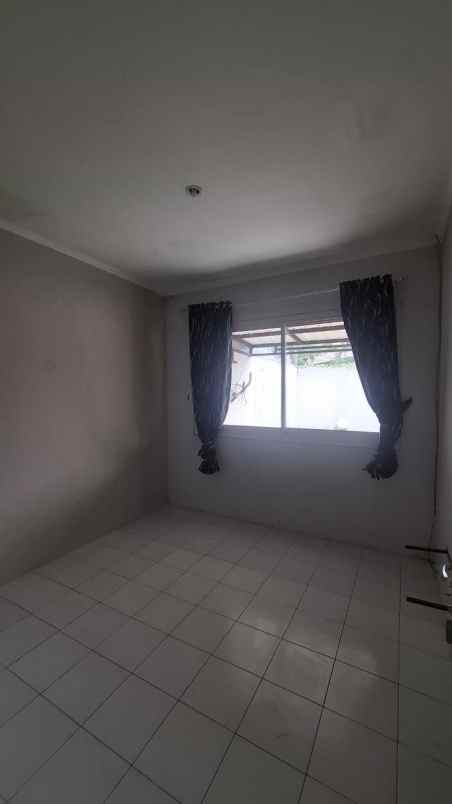dijual rumah taman besakih sentul city
