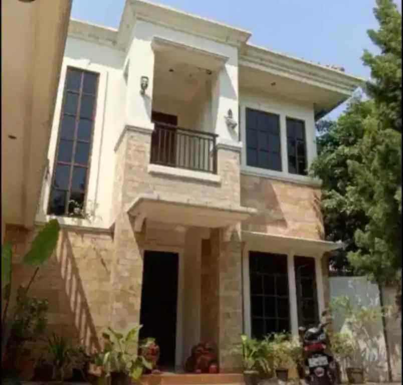 dijual rumah taman kenari nusantara