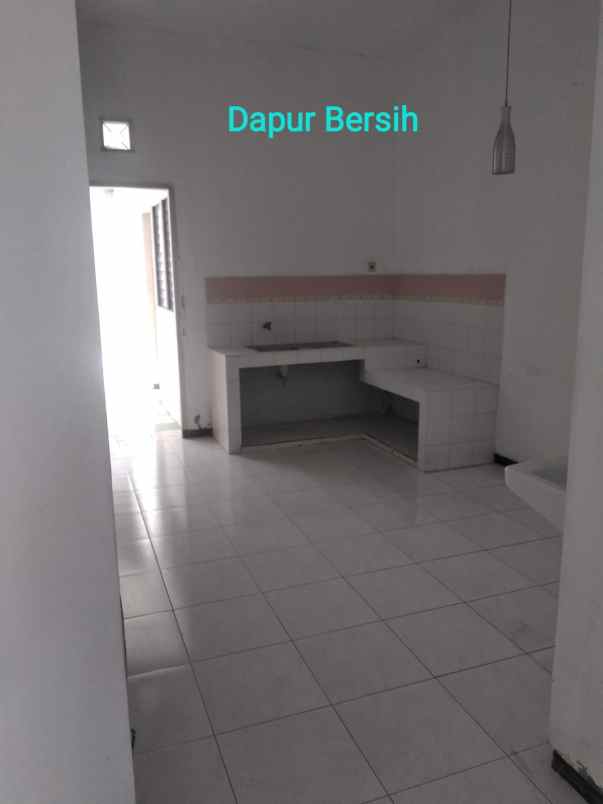 dijual rumah taman pondok indah