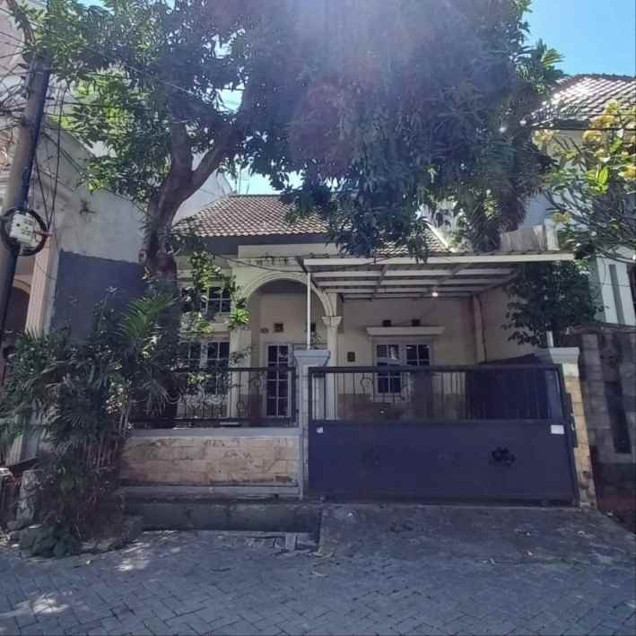 dijual rumah taman pondok indah