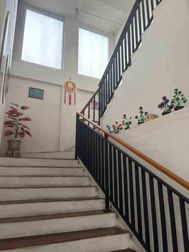 dijual rumah taman rahayu