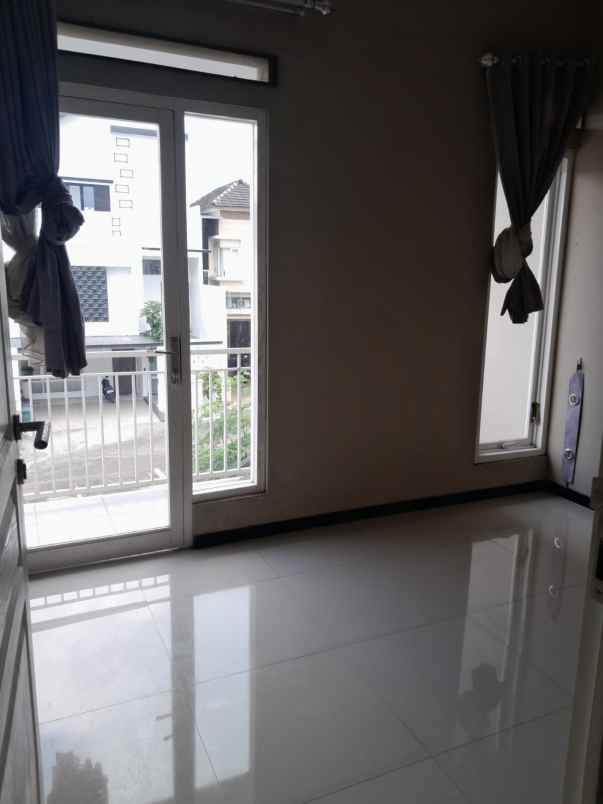 dijual rumah taman tectona residence a