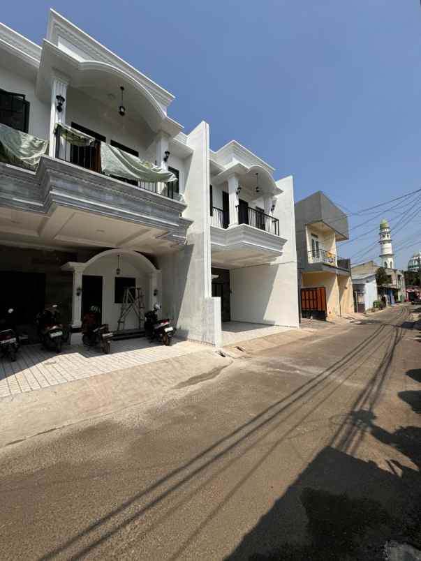 dijual rumah tanah baru