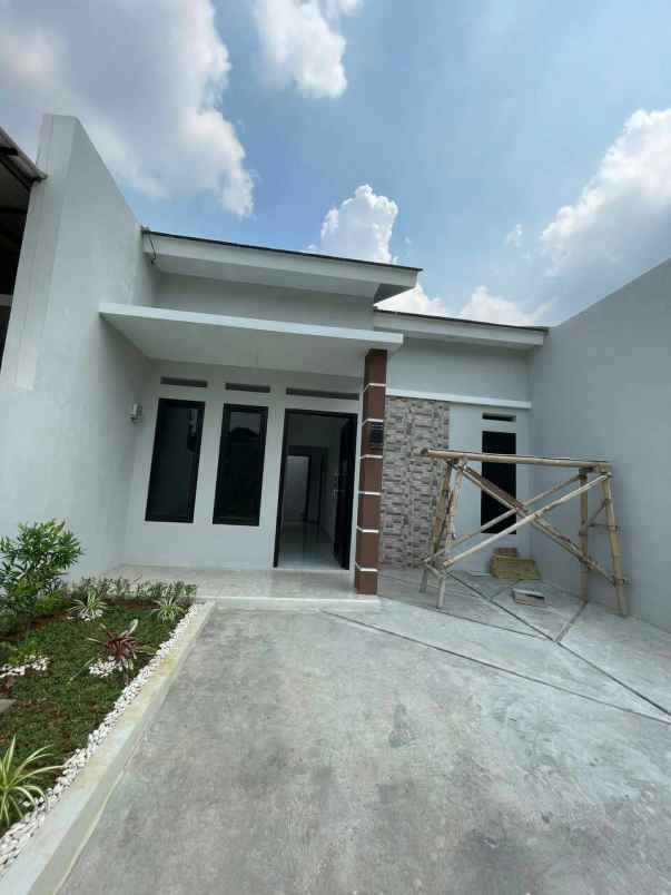 dijual rumah tanah seratus