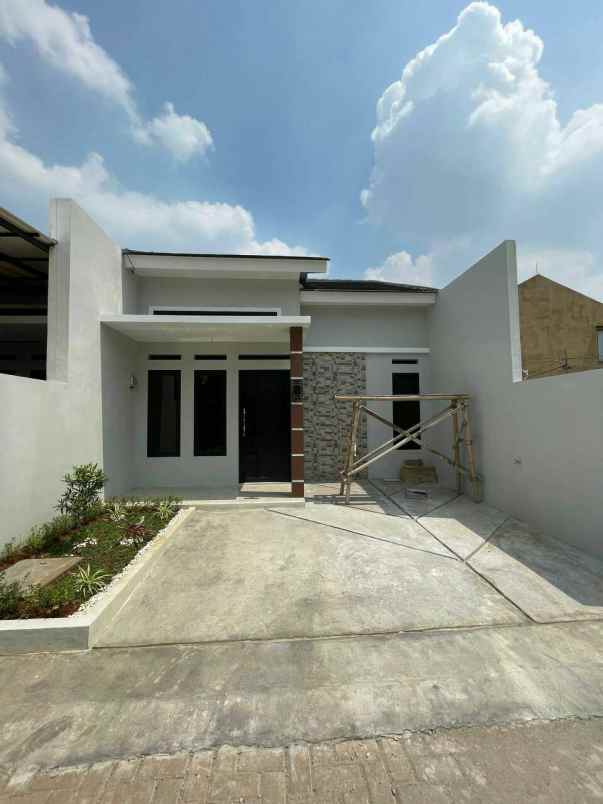 dijual rumah tanah seratus