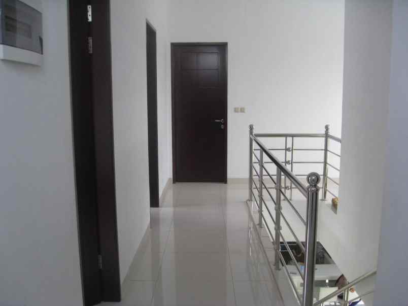 dijual rumah tanjung barat