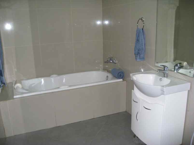 dijual rumah tanjung barat