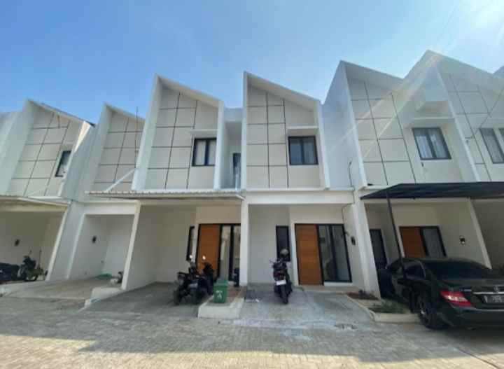 dijual rumah tanjung barat jakarta selatan