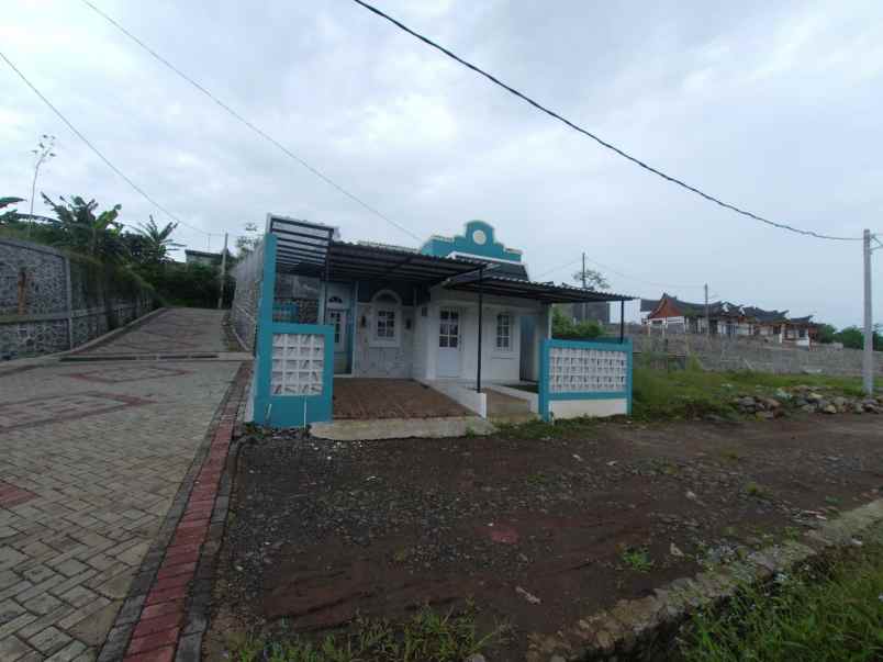 dijual rumah tegal waru