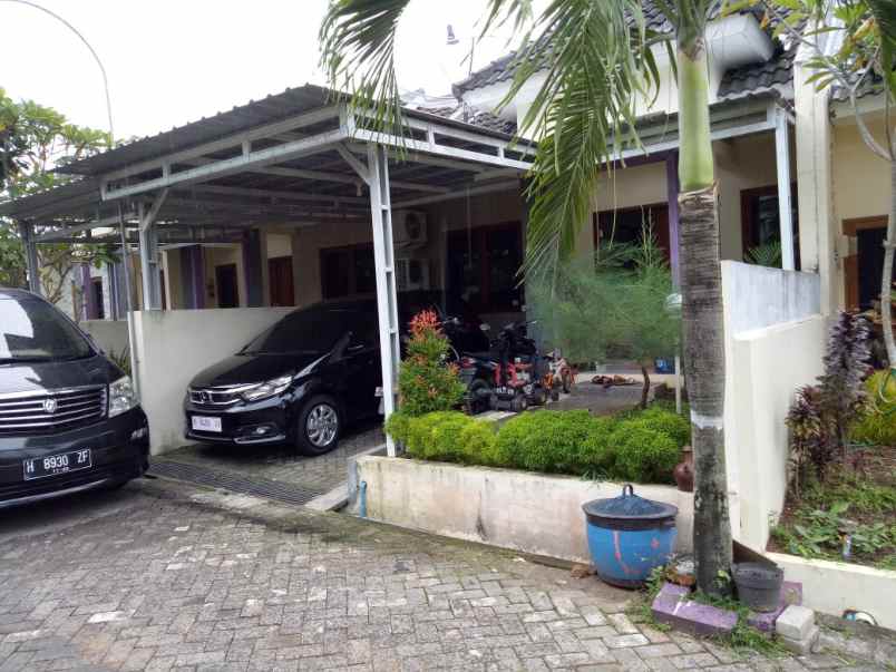 dijual rumah tembalang