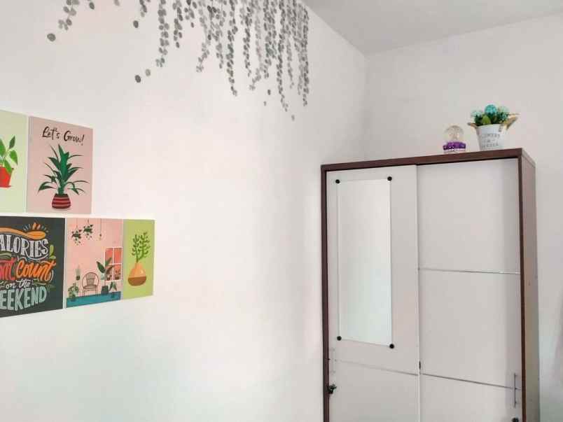 dijual rumah tenggilis mejoyo