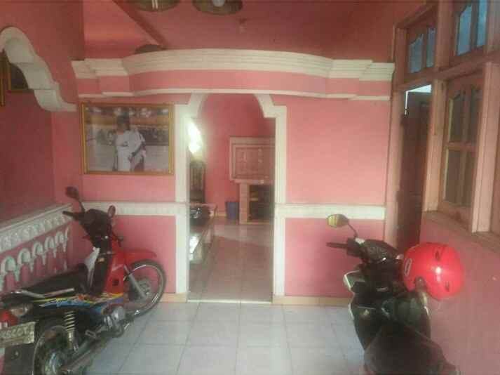 dijual rumah tepi jalan raya kraton