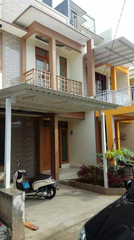 dijual rumah tugu