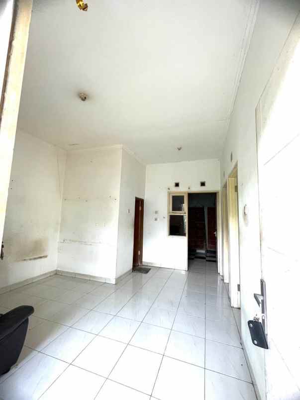 dijual rumah ujung berung