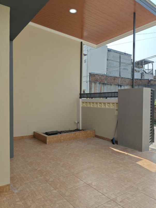 dijual rumah villa indah permai