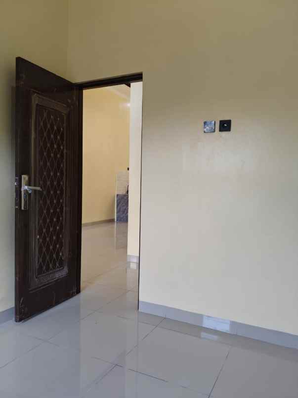 dijual rumah villa indah permai