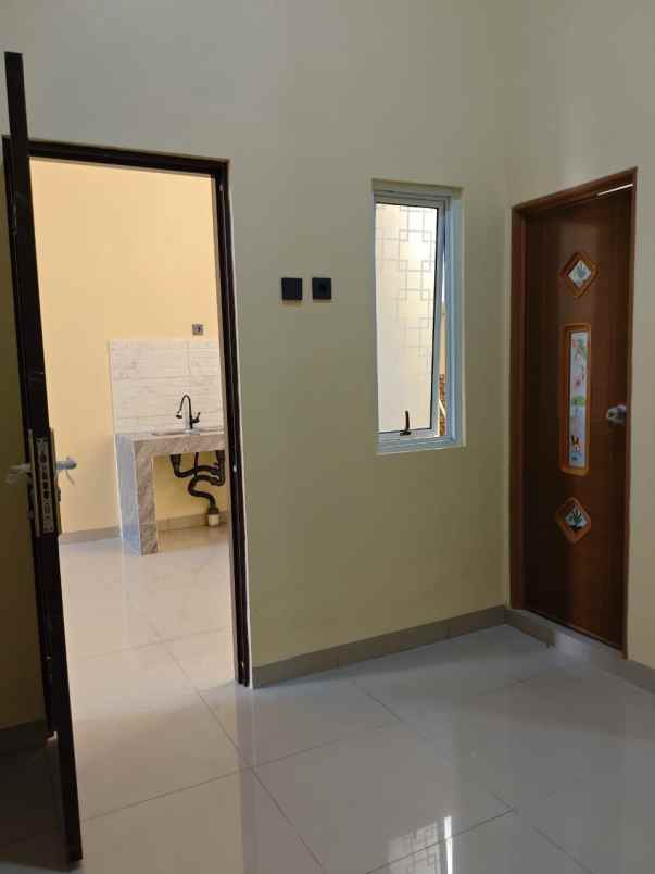 dijual rumah villa indah permai
