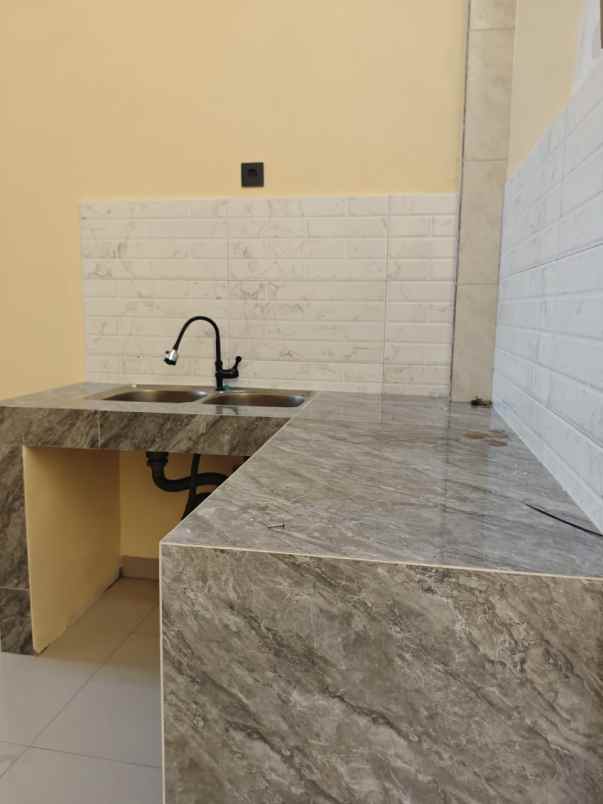 dijual rumah villa indah permai