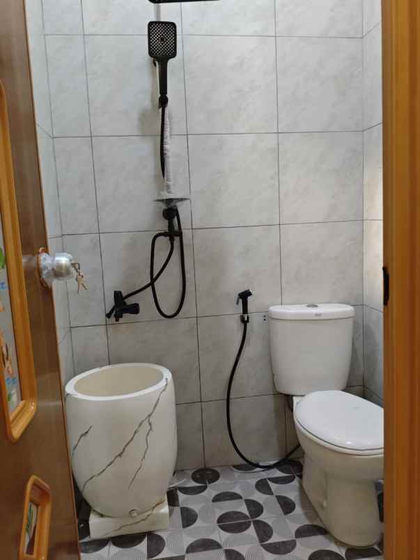 dijual rumah villa indah permai