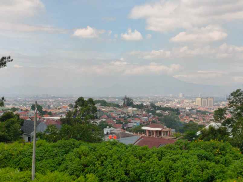 dijual rumah villa tropis dago