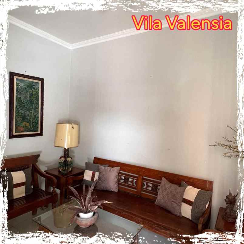 dijual rumah villa valensia