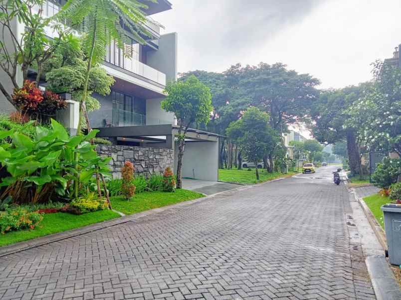 dijual rumah waterfront citraland