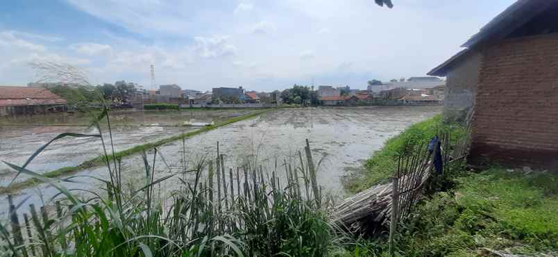 dijual tanah cipamokolan kolot
