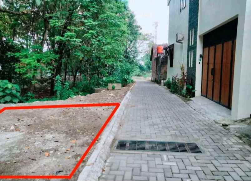 dijual tanah dekat upy pgri