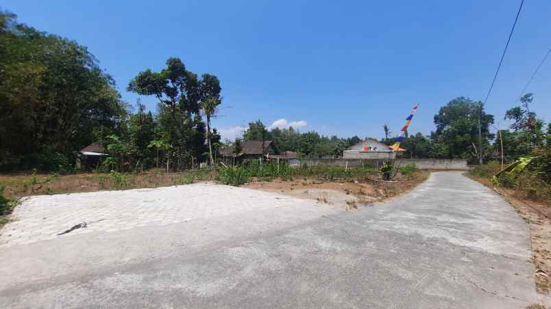 dijual tanah jl raya manisrenggo