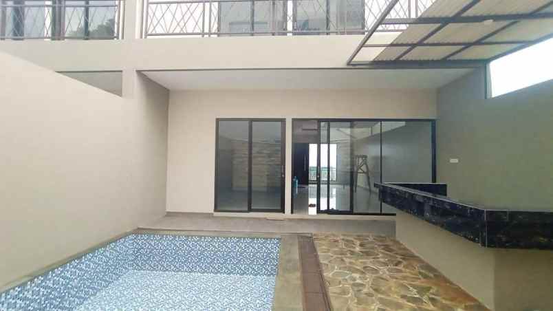 dijual villa batu