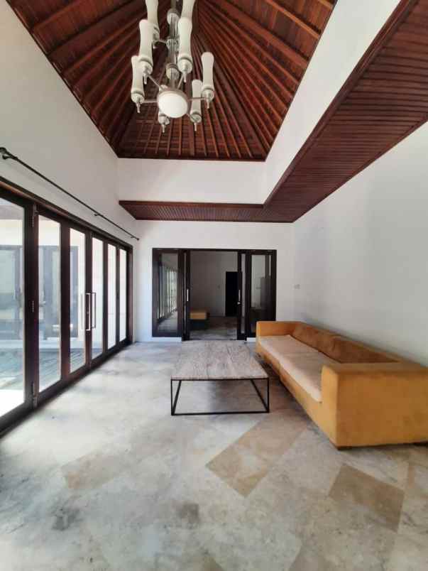 dijual villa cantik minimalis villa bidadari seminyak