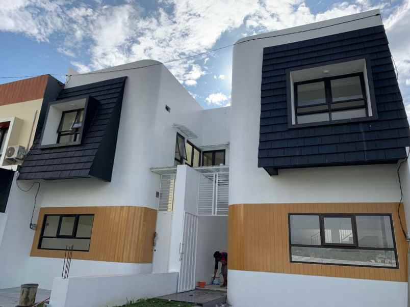 dijual villa grand tombro tunjungsekar