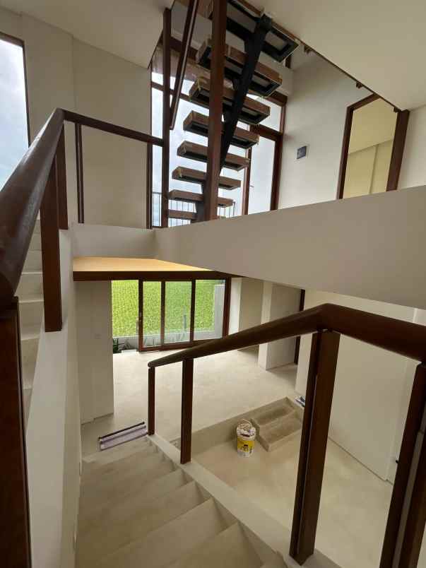 dijual villa jl raya munggu munggu kec