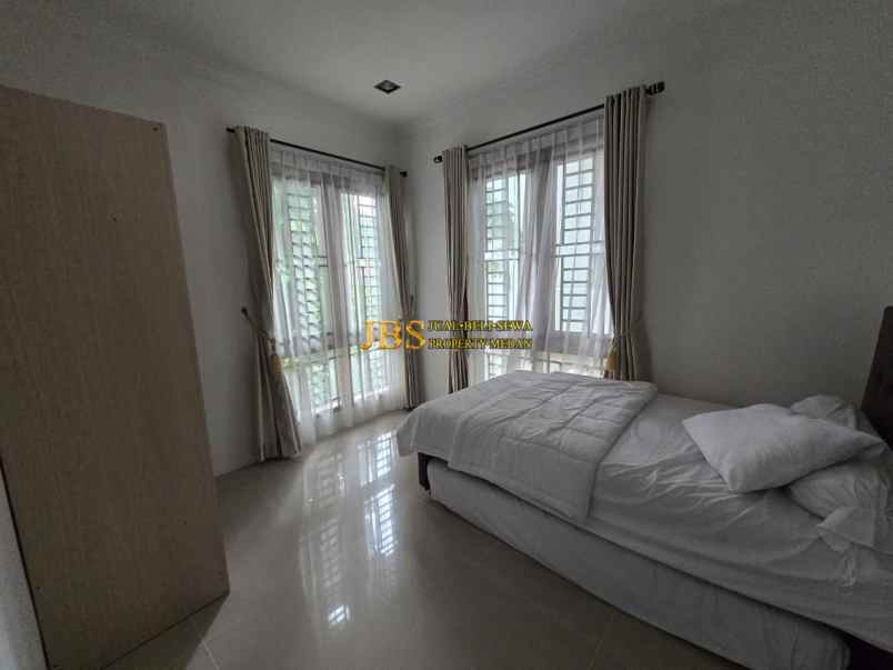 dijual villa komplek villa panbil jalan