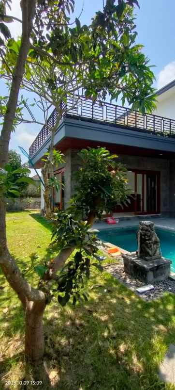 dijual villa lantai 2 lokasi ubud bali