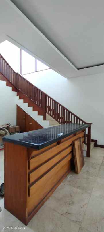 dijual villa lantai 2 lokasi ubud bali