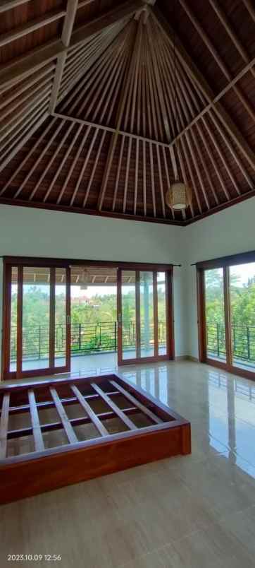 dijual villa lantai 2 lokasi ubud bali