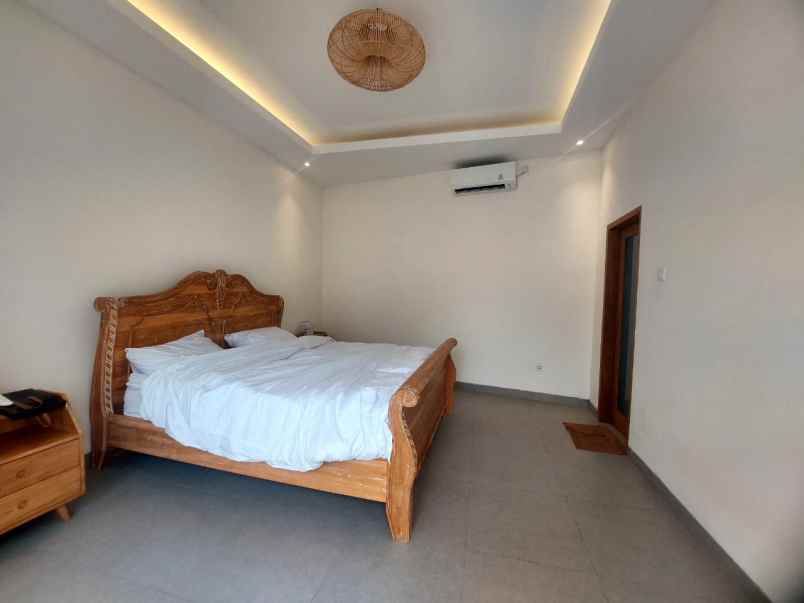 dijual villa minimais lantai 2 lokasi canggu