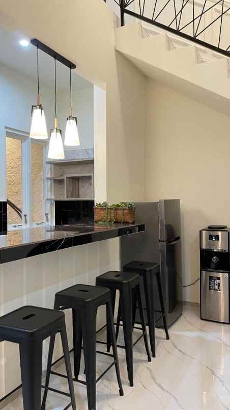 dijual villa mojorejo kota batu