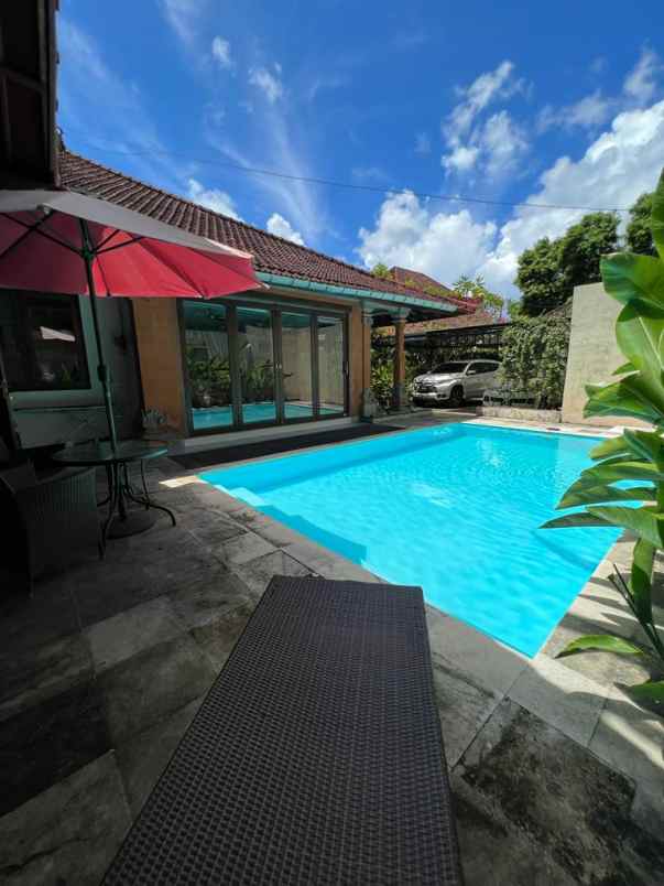 dijual villa sanur kec denpasar selatan