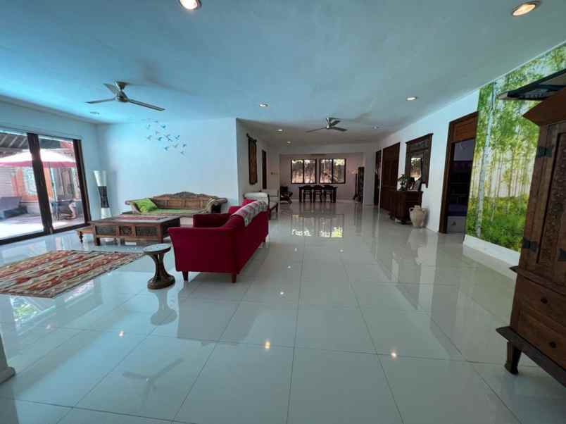 dijual villa sanur kec denpasar selatan