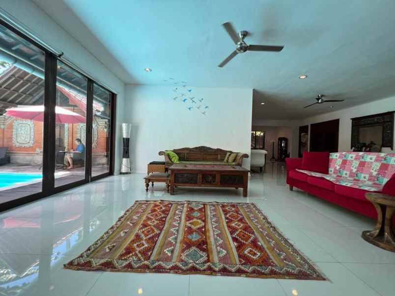 dijual villa sanur kec denpasar selatan