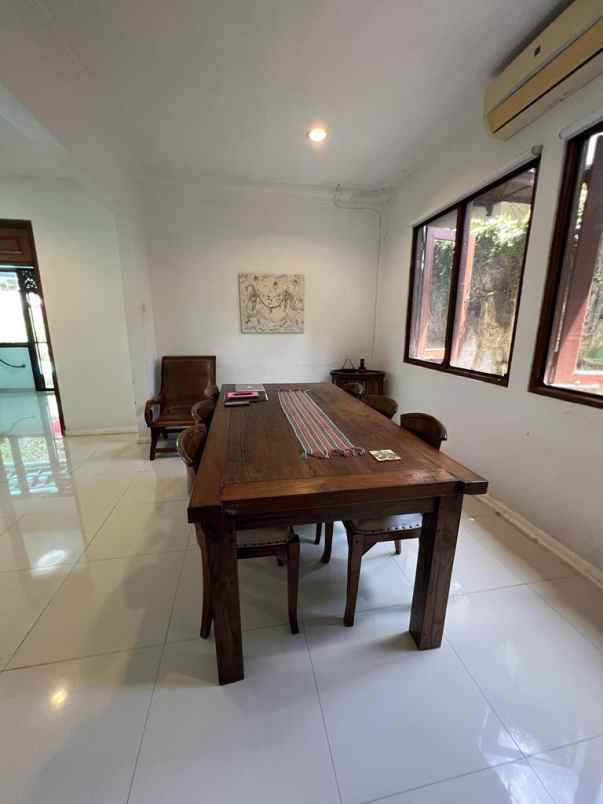 dijual villa sanur kec denpasar selatan