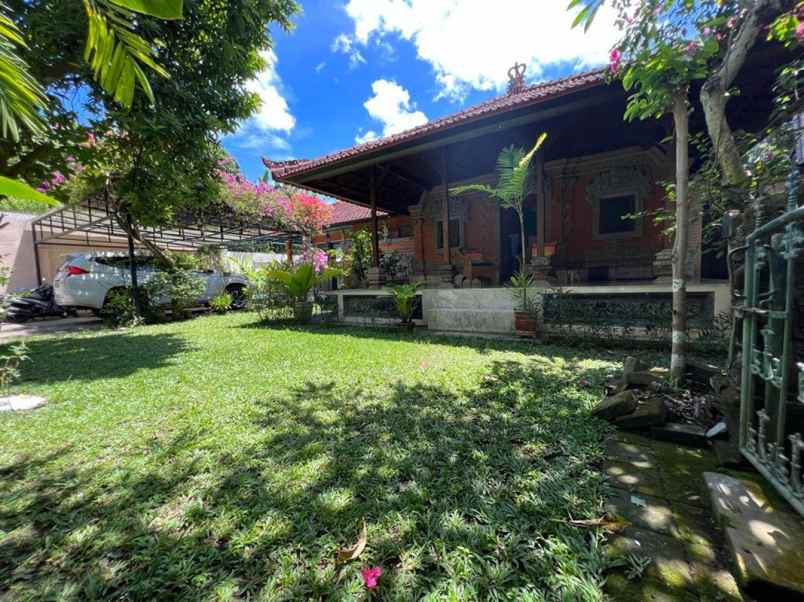 dijual villa sanur kec denpasar selatan