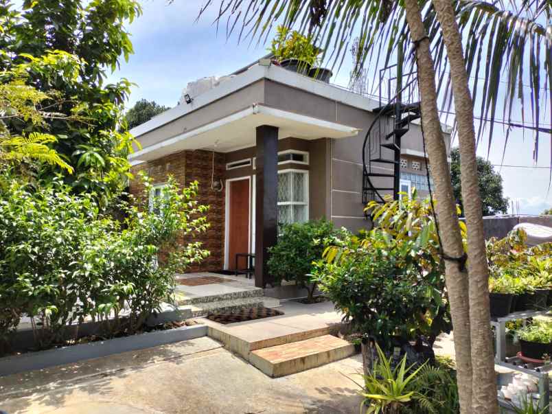 dijual villa sekehonje cilengkrang