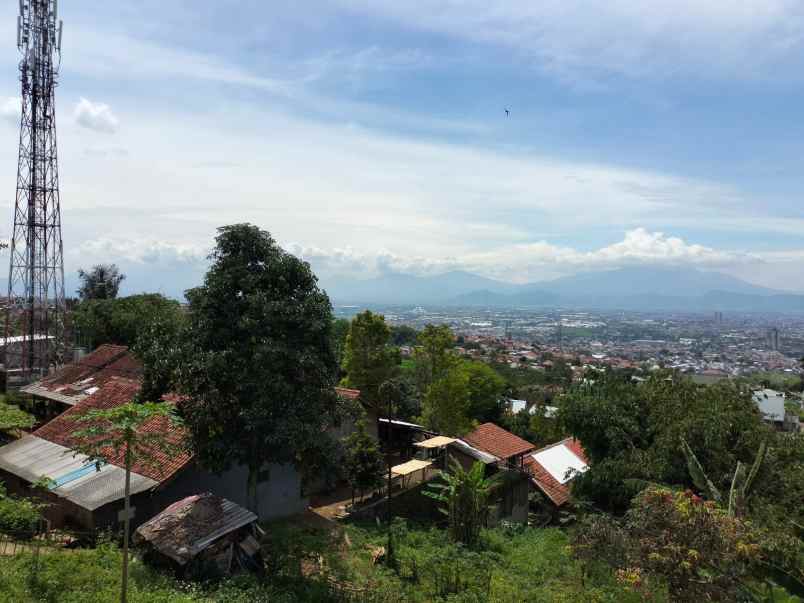 dijual villa sekehonje cilengkrang