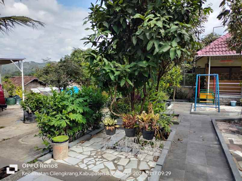 dijual villa sekehonje cilengkrang