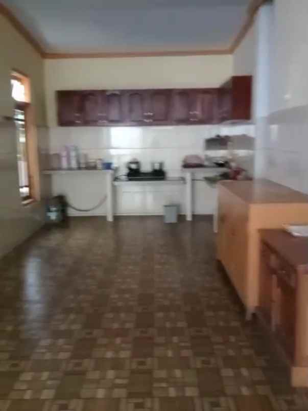 dijual villa tawangmangu karanganyar