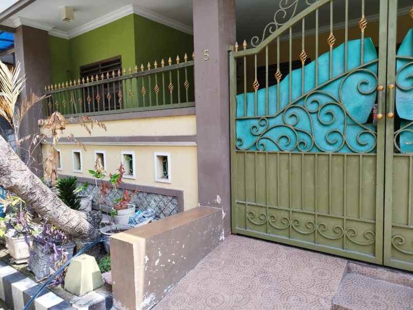 dikontrakkan rumah dijl ikan perak surabaya