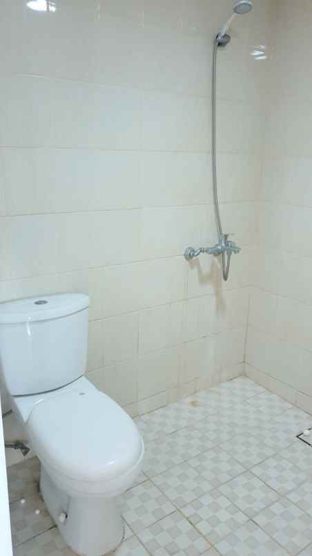 disewakan apartemen ciputra berkeley